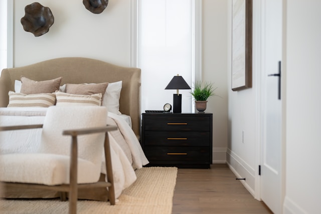 Sfeer maken met beddengoed in een rustige slaapkamer