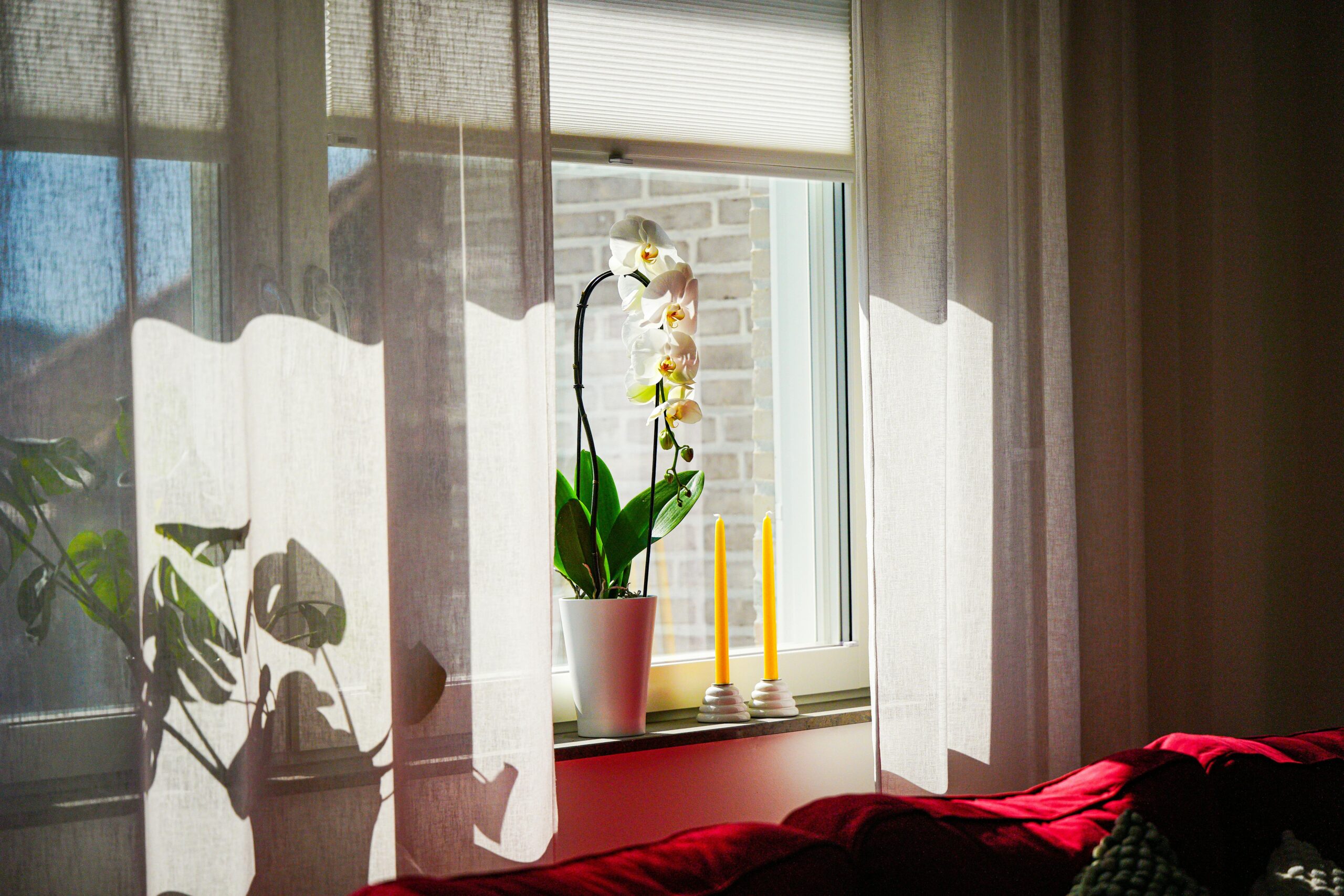 De voordelen van maatwerk raamdecoratie voor je woning in Enschede